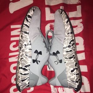 Under armor women sneakers